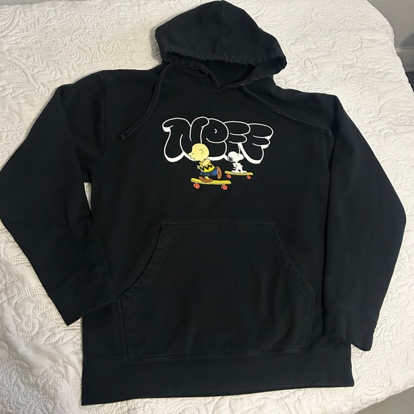 Neff Black Hoodie with Graphic Design Peanuts - Picture 1 of 3